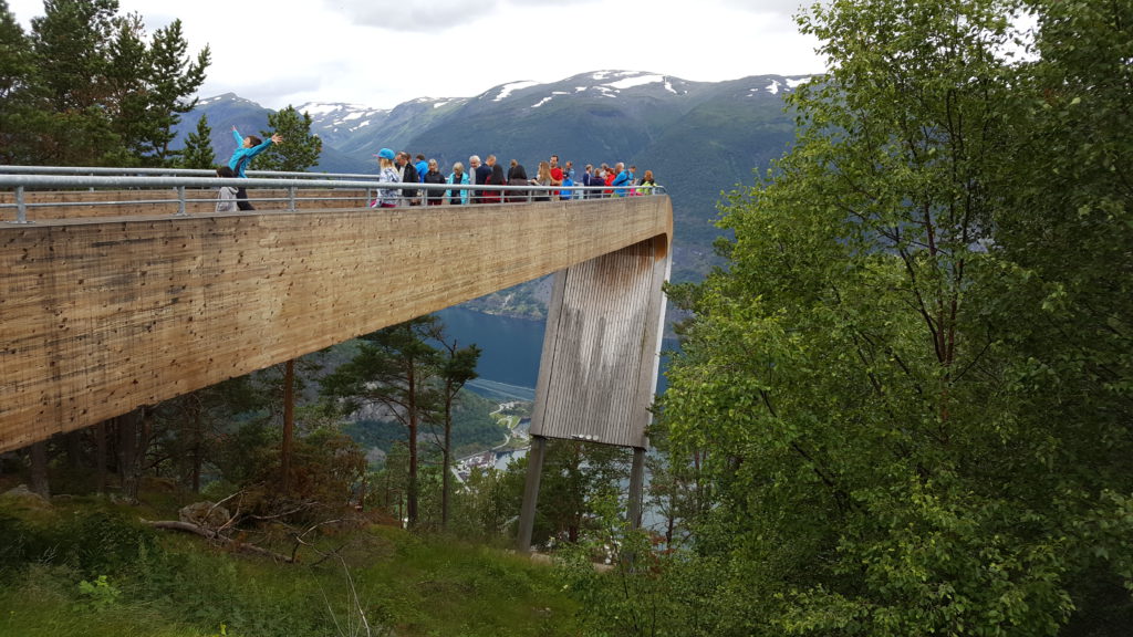 Spektakulärer Aussichtspunkt "Stegastein" auf der Abfahrt nach Aurlandsvangen 