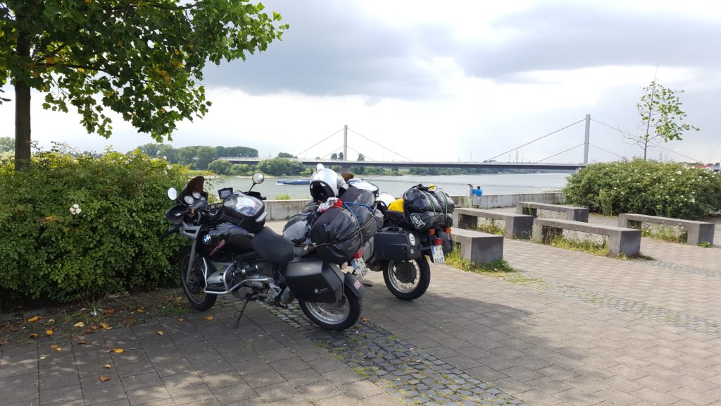 Kurz vor dem Ziel Blick auf die Leverkusener Brücke